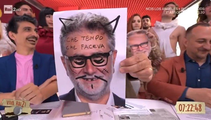 Fiorello commenta ‘l’epurazione’ di Fazio dalla Rai: “C’è uno che fa guadagnare? A casa!”