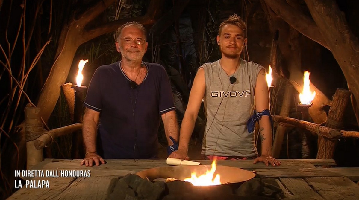Isola dei Famosi 2023: Alessandro Cecchi Paone e Simone Antolini lasciano il programma