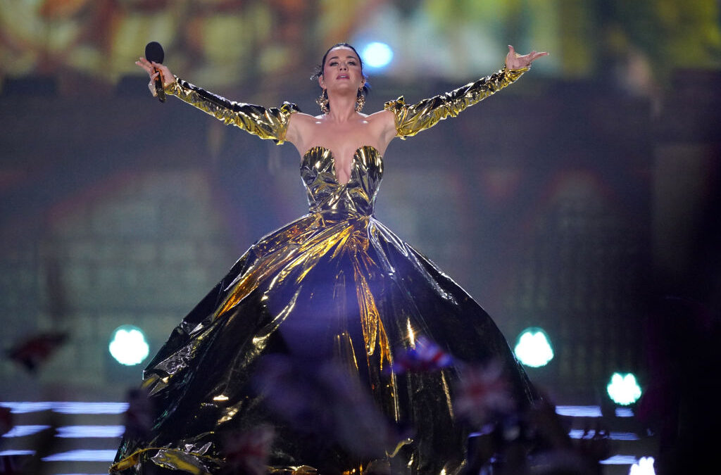 Katy Perry incanta Re Carlo III e la Regina Camilla al concerto a Windsor
