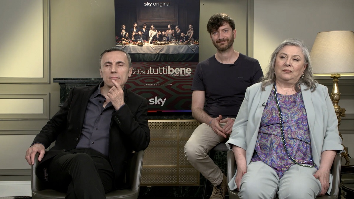 A Casa Tutti Bene 2 intervista con Paola Sotgiu, Alessio Moneta e Valerio Aprea che non è mai uscito dal personaggio…
