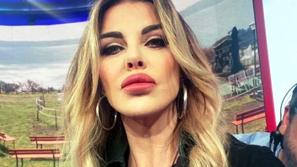 Non sono una signora, idea seconda serata nell’estate di Rai2. Alba Parietti: “Non ne so nulla, attendo notizie” (Retroscena TvBlog)