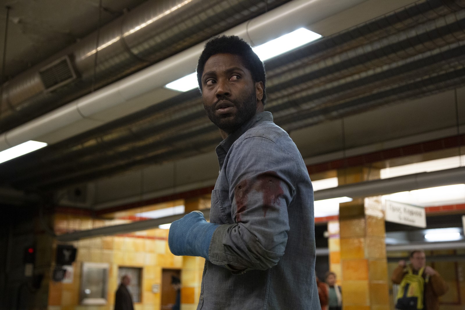 Stasera in tv: “Beckett” con John David Washington su Rai 4