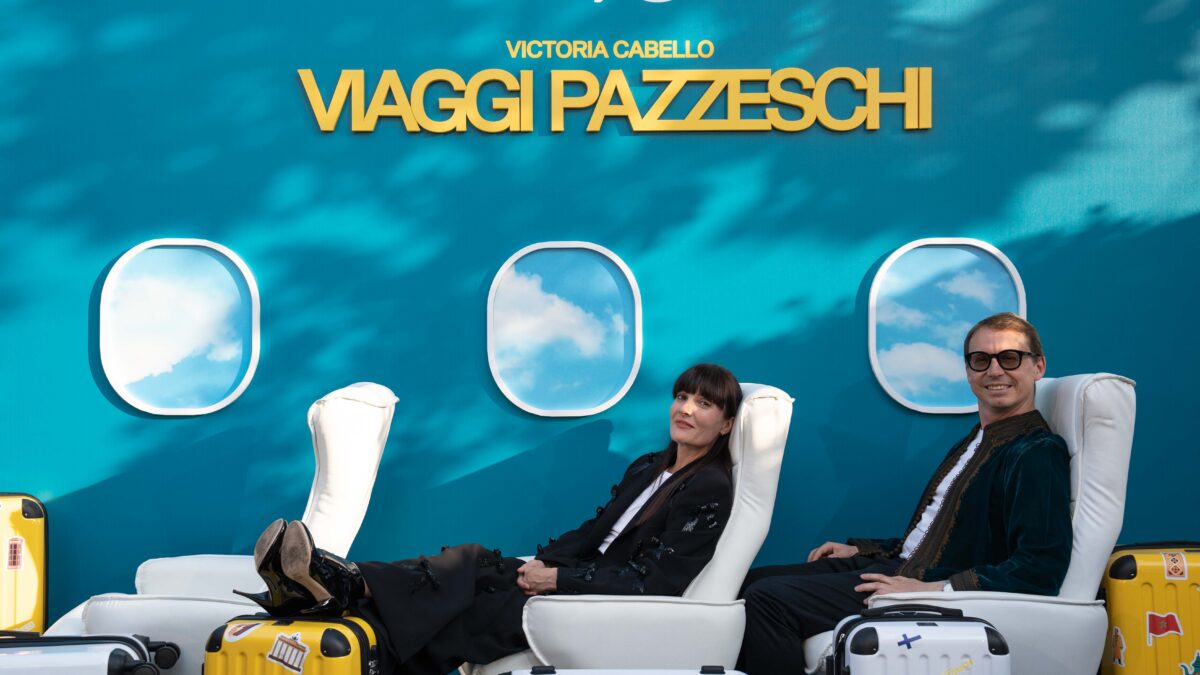 Victoria Cabello (con Paride Vitale) a Tvblog: “Viaggi Pazzeschi? Ci siamo messi in gioco” (video)
