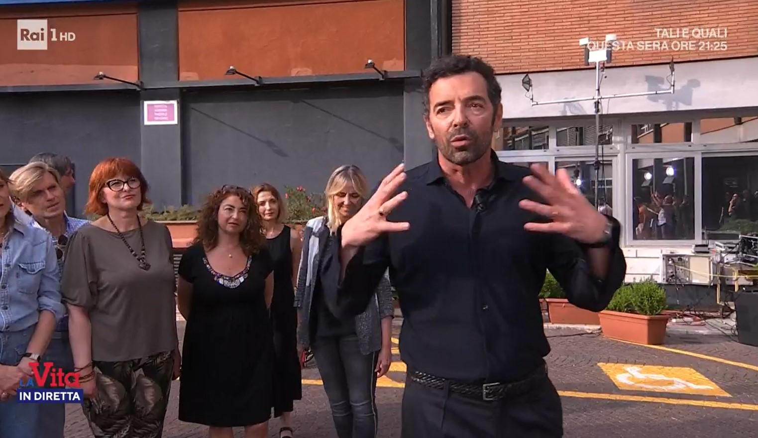 Alberto Matano: “Non so cosa farò dopo la prossima Vita in diretta ma spero di lavorare ancora con colleghi così incredibili” (video)