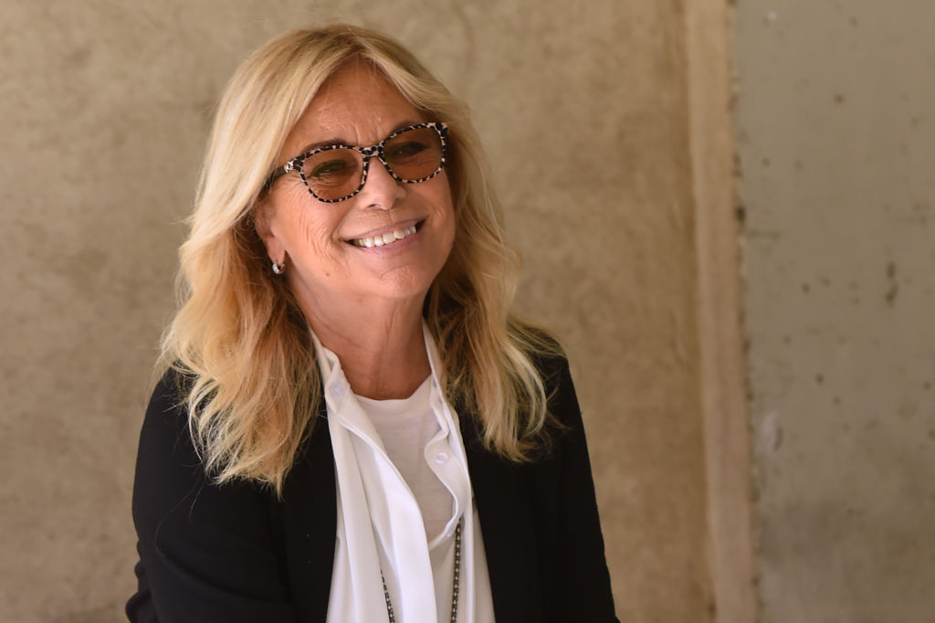 Rita Dalla Chiesa a TvBlog: “Io e mio fratello mai invitati da Fazio. Ora tutti amici di Frizzi, ma dov’erano quando era vivo?”