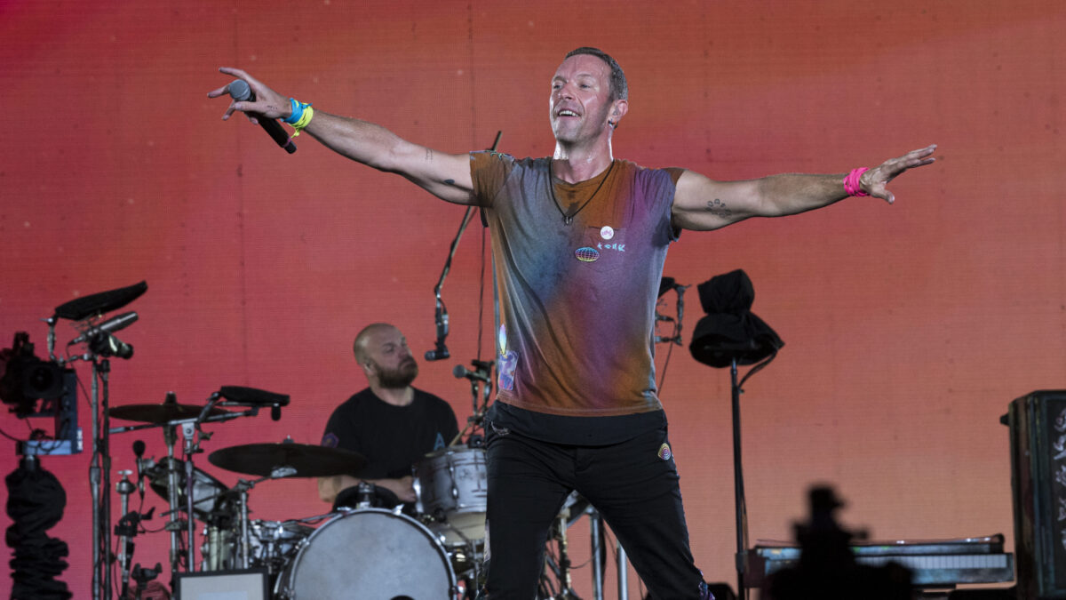 Coldplay, Napoli, 21 giugno 2023: la scaletta del concerto, orari, apertura cancelli e info biglietti