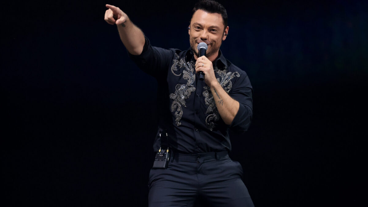 Tiziano Ferro, Napoli, 28 giugno 2023: la scaletta del concerto allo Stadio Maradona (ospite Massimo Ranieri)