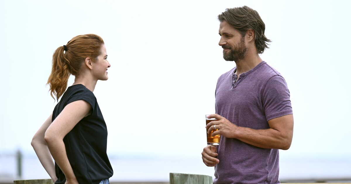 Il faro dei ricordi: cast, trama e finale del film-tv con Sarah Drew