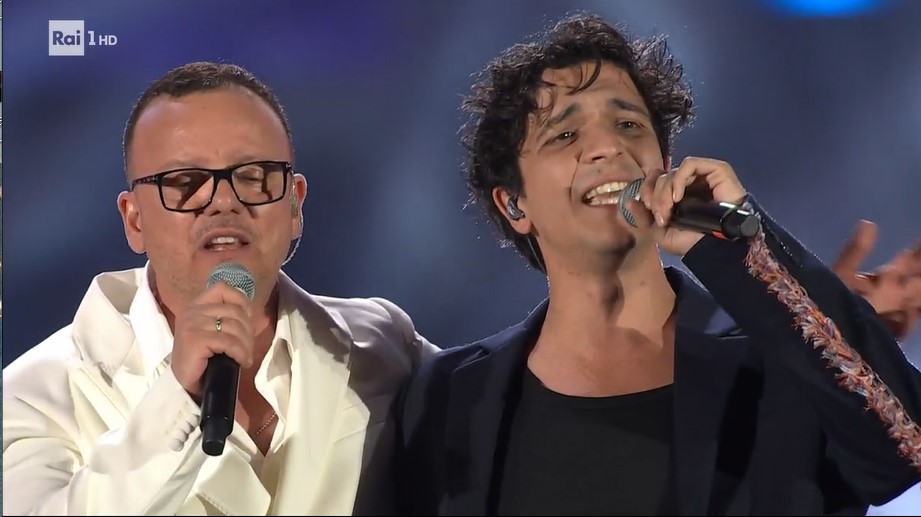 Gigi D’Alessio e Tananai cantano Tango in napoletano (video