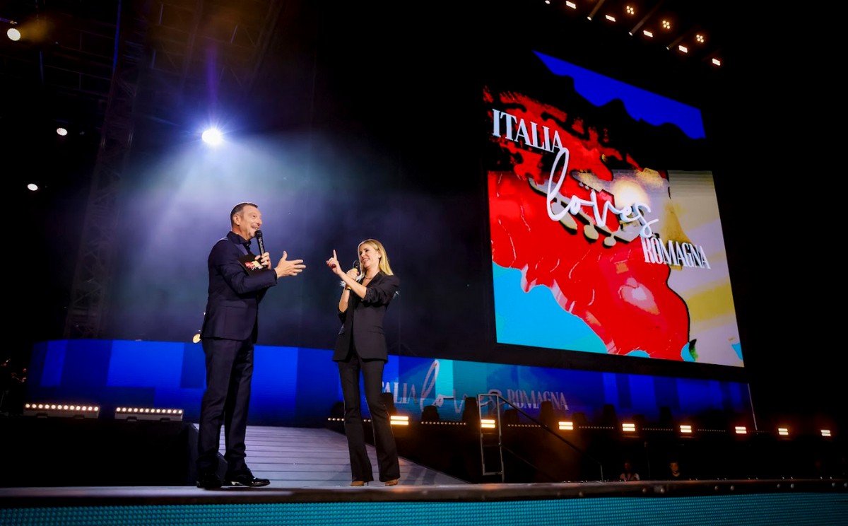Italia Loves Romagna, “Francesca Fagnani inadatta”. Alessia Marcuzzi mette like, poi si scusa