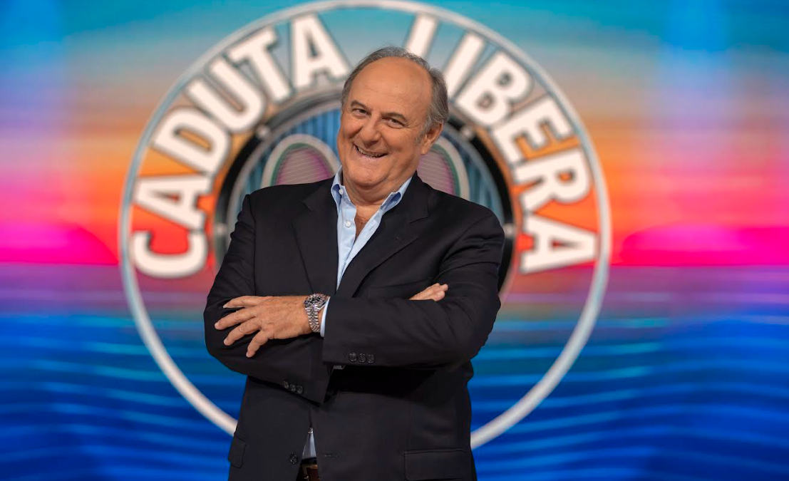 Caduta libera, gli ascolti bassi e la strategia di Canale 5