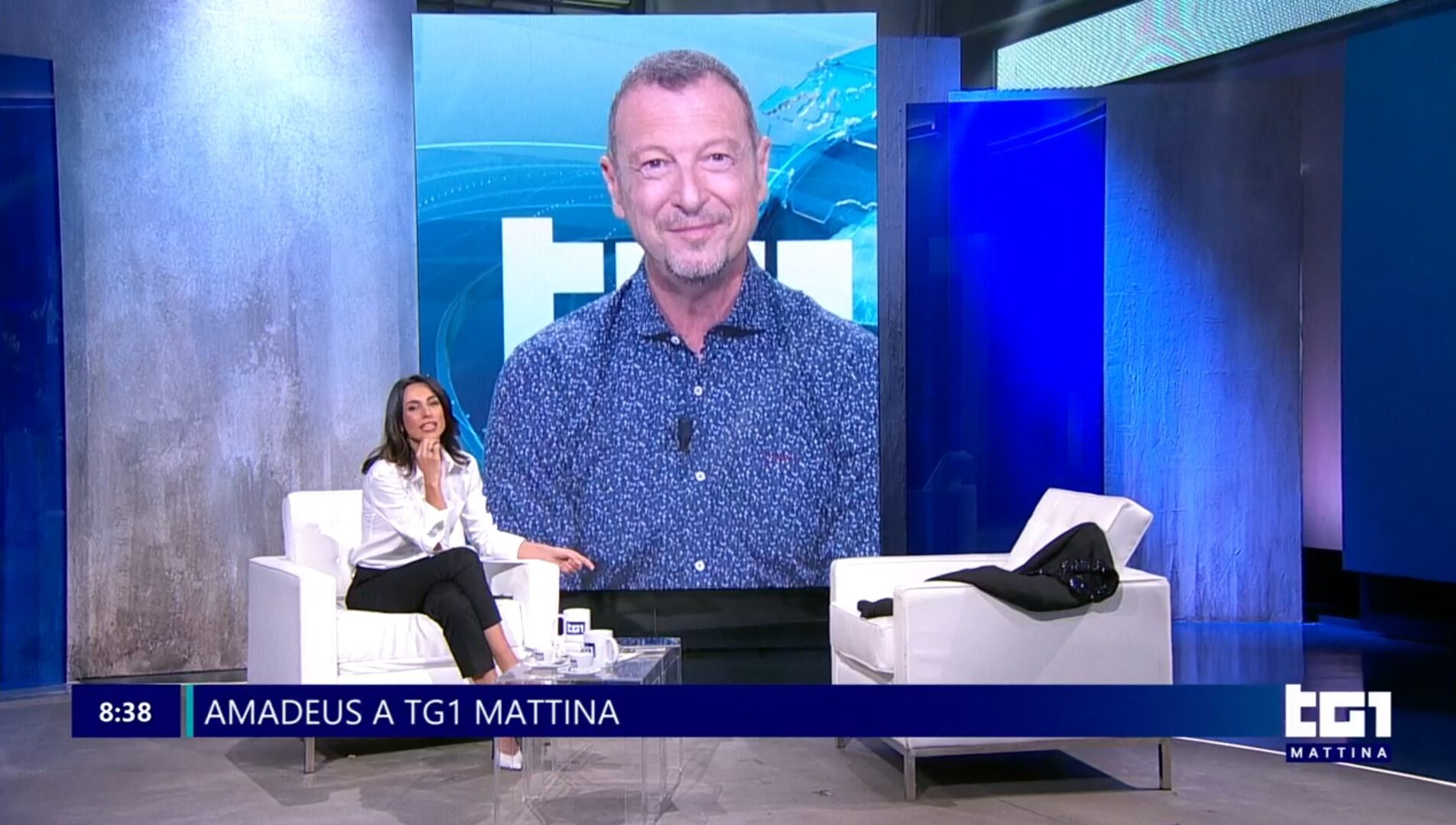Giorgia Cardinaletti Amadeus Tg1 Mattina Estate