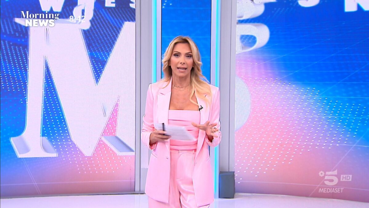 Morning News, il talk mattutino estivo di Canale 5 vira verso un facile e seccante populismo