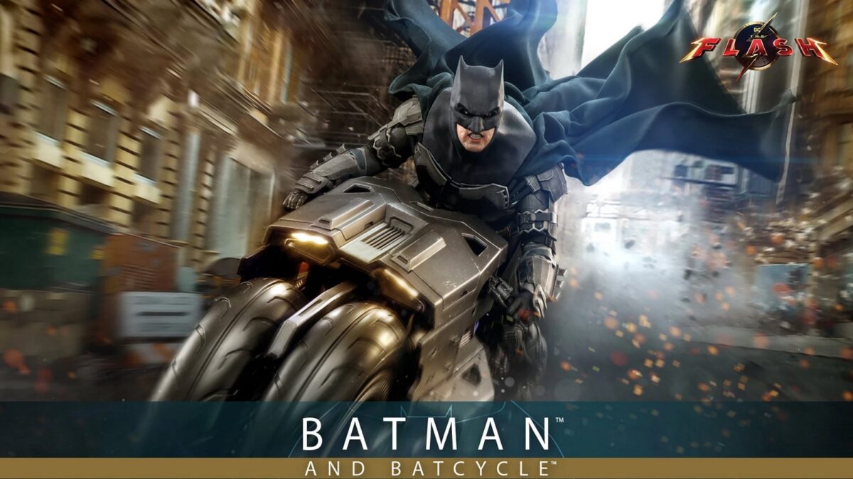 The Flash: action figure Hot Toys del Batman con Batmoto di Ben Affleck versione 2023