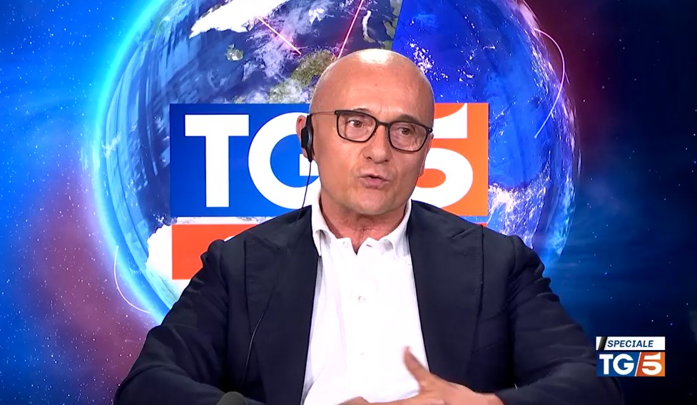 Alfonso Signorini: “Silvio Berlusconi ha inventato la durata monstre del GF VIP”