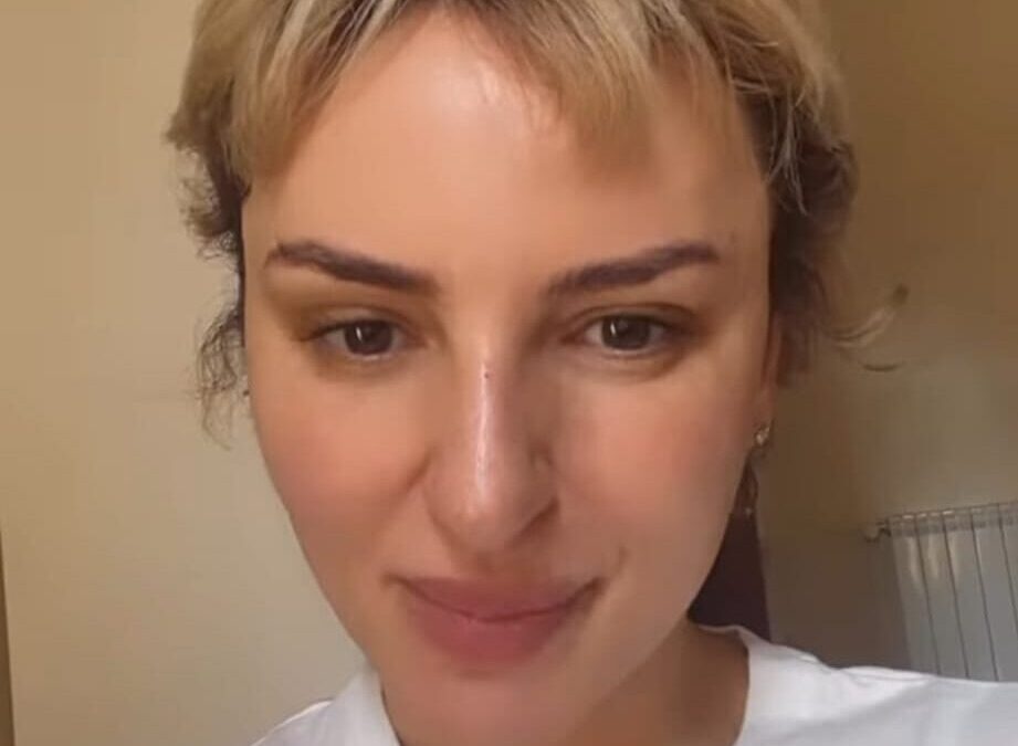 Arisa si racconta ai fan e alla comunità Lgbtq+ via Instagram: “Ho deciso di parlarvi senza intermediari, vi voglio bene, tanto” (video)