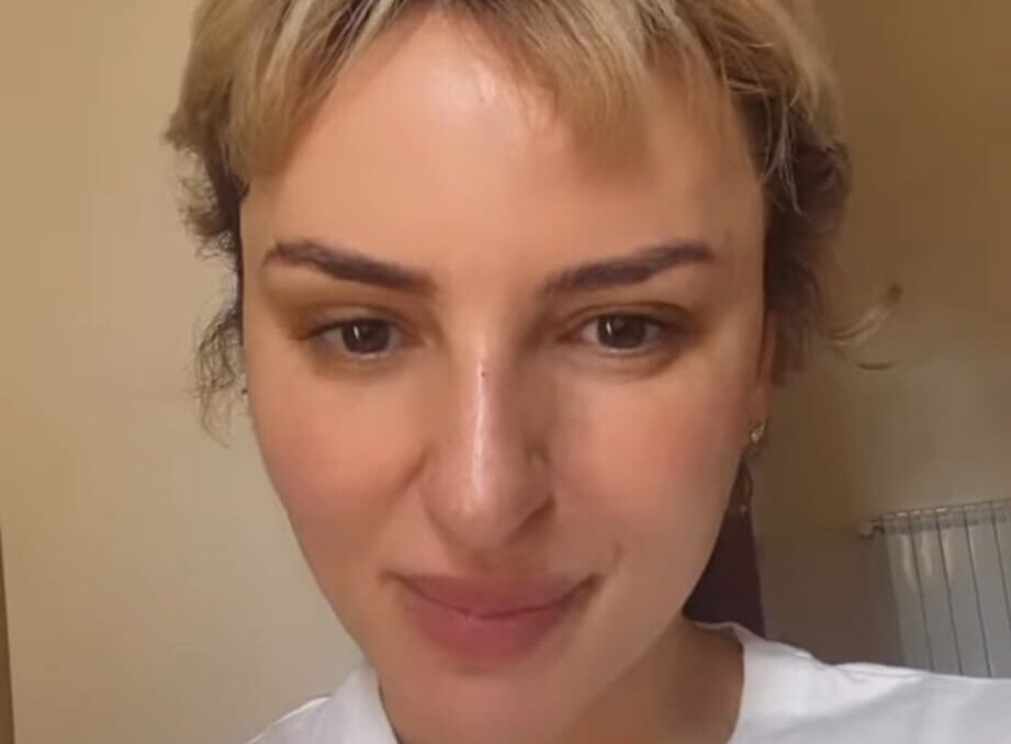 Arisa si racconta ai fan e alla comunità Lgbtq+ via Instagram: “Ho deciso di parlarvi senza intermediari, vi voglio bene, tanto” (video)