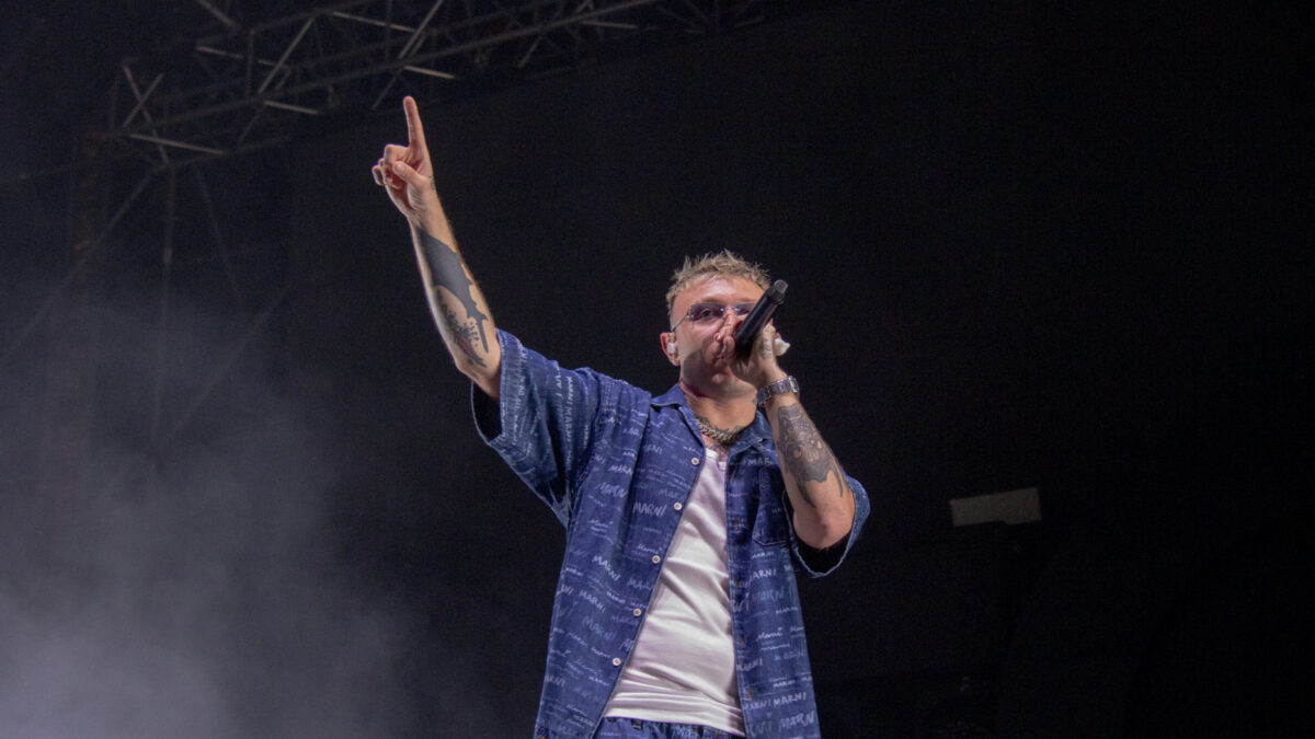 Lazza, Ferrara, 9 luglio 2023: la scaletta del concerto, orario e info biglietti