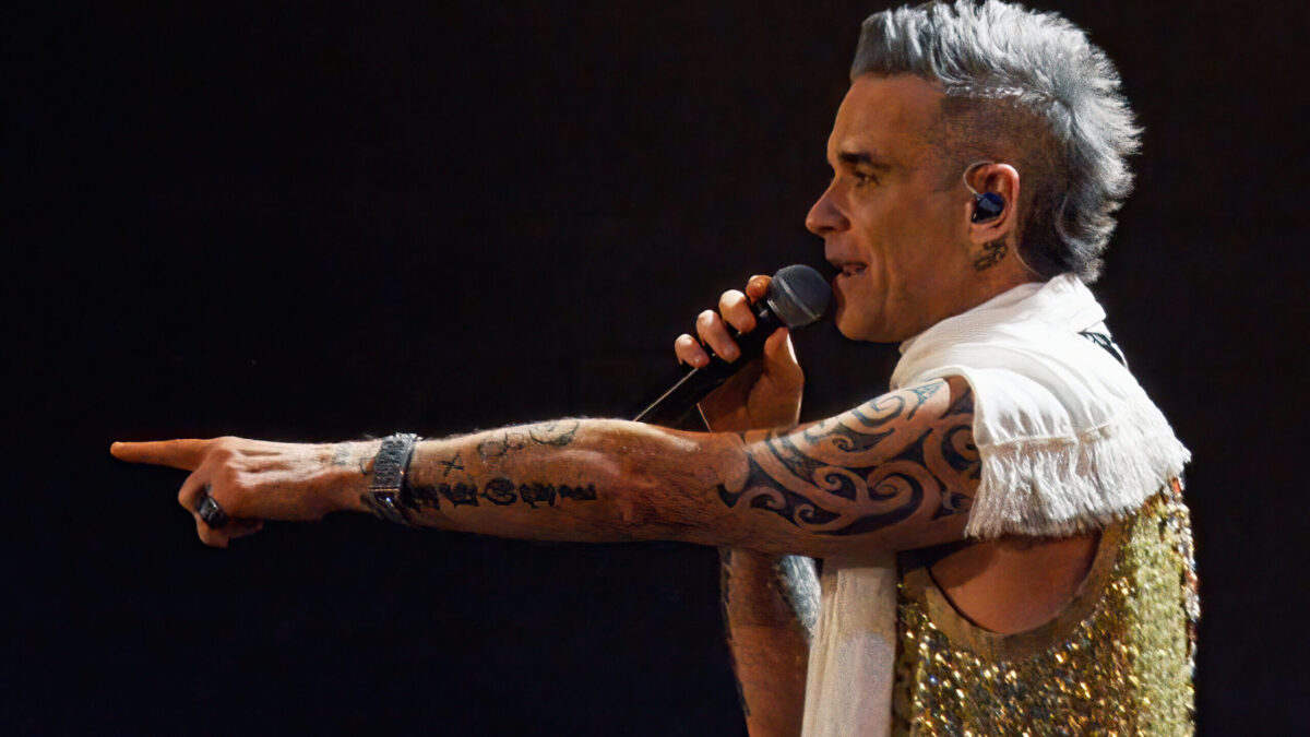Robbie Williams, Lucca, 28 luglio 2023: la scaletta del concerto, orario e biglietti