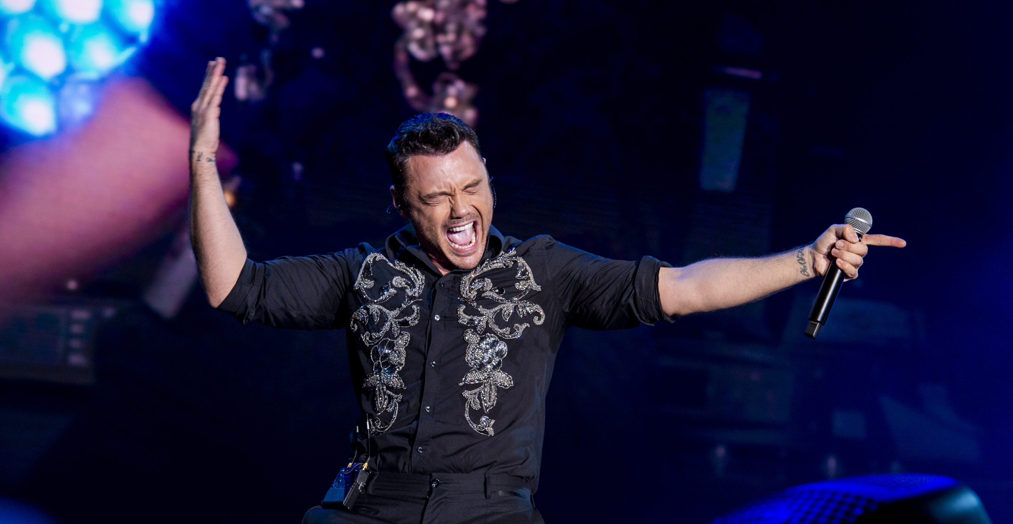 Tiziano Ferro: “Poco prima di iniziare il tour mi hanno diagnosticato un nodulo a una corda vocale”