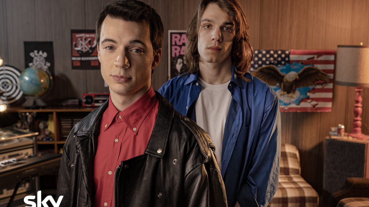 Dalla storia degli 883 ai sequel di Piedone e Non ci resta che il crimine: ecco le nuove serie tv Sky 2023-2024