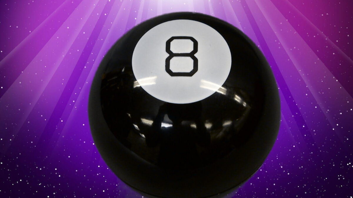 Magic 8 Ball: l’adattamento di Blumhouse sarà scritto dallo sceneggiatore di Cocainorso