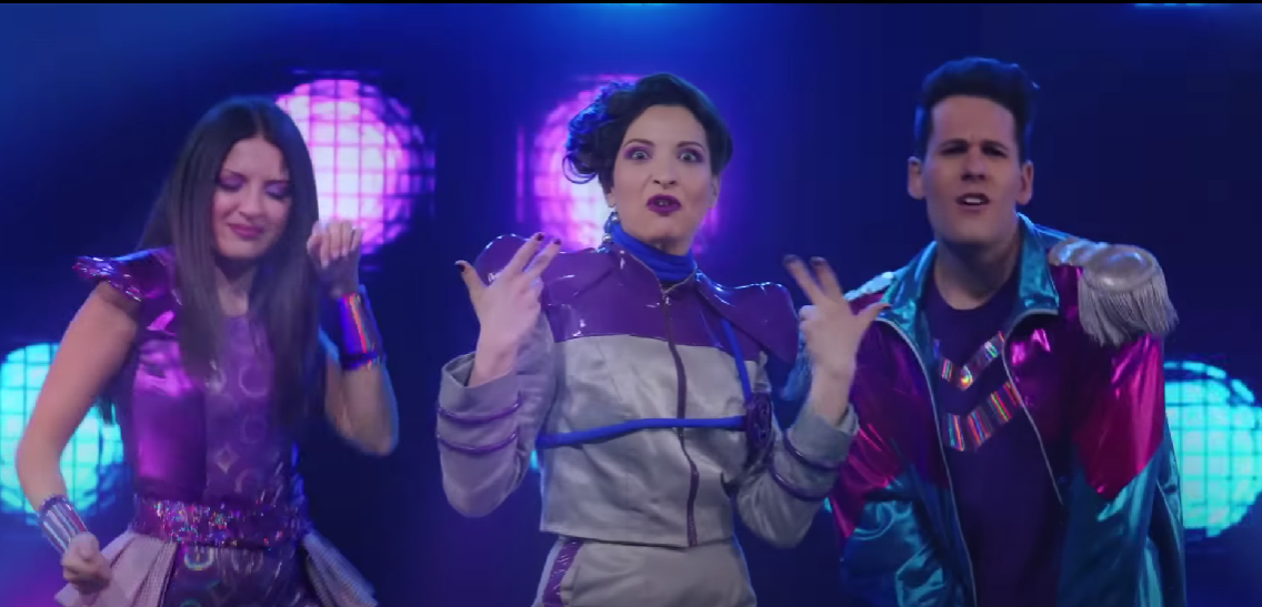 Chica Mala, Me contro Te e Perfidia: testo e video della canzone dal film “Vacanze in Transilvania”