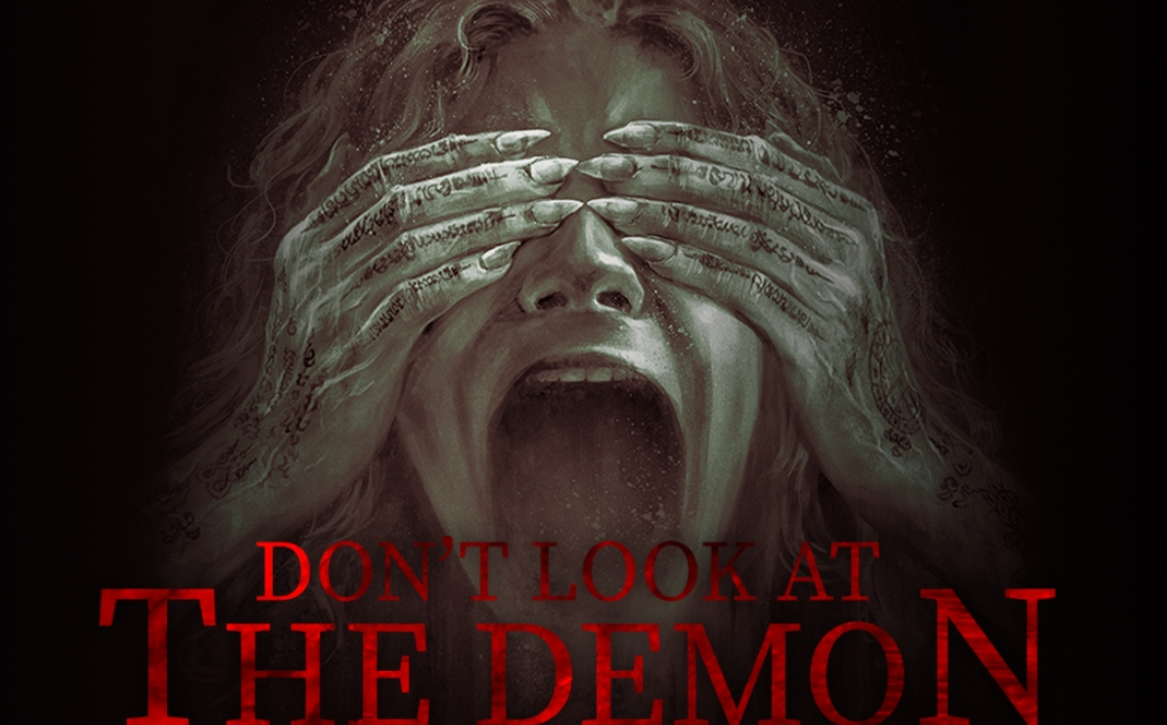 Don’t Look At The Demon, recensione: godibile horror sovrannaturale tra possessioni e disturbanti rituali proibiti