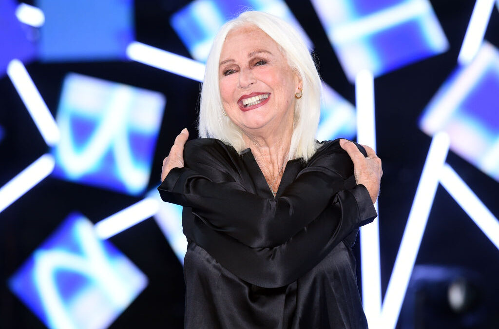 Loretta Goggi: “Mi sono rimessa alla prova, sui social cattiveria gratuita. La TV è maschilista”
