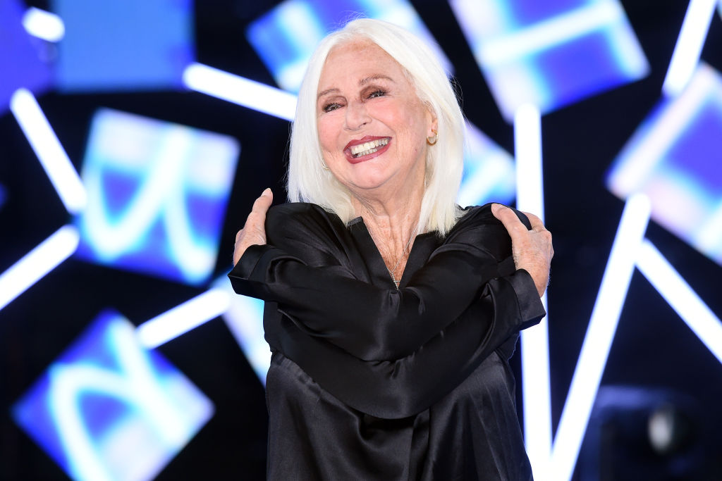 Loretta Goggi: “Mi sono rimessa alla prova, sui social cattiveria gratuita. La TV è maschilista”