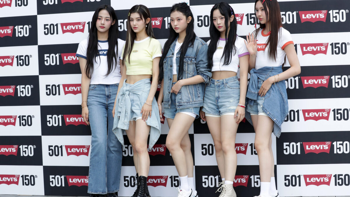 Chi sono le NewJeans: la band ha battuto la colonna sonora di Barbie debuttando al numero 1 in America