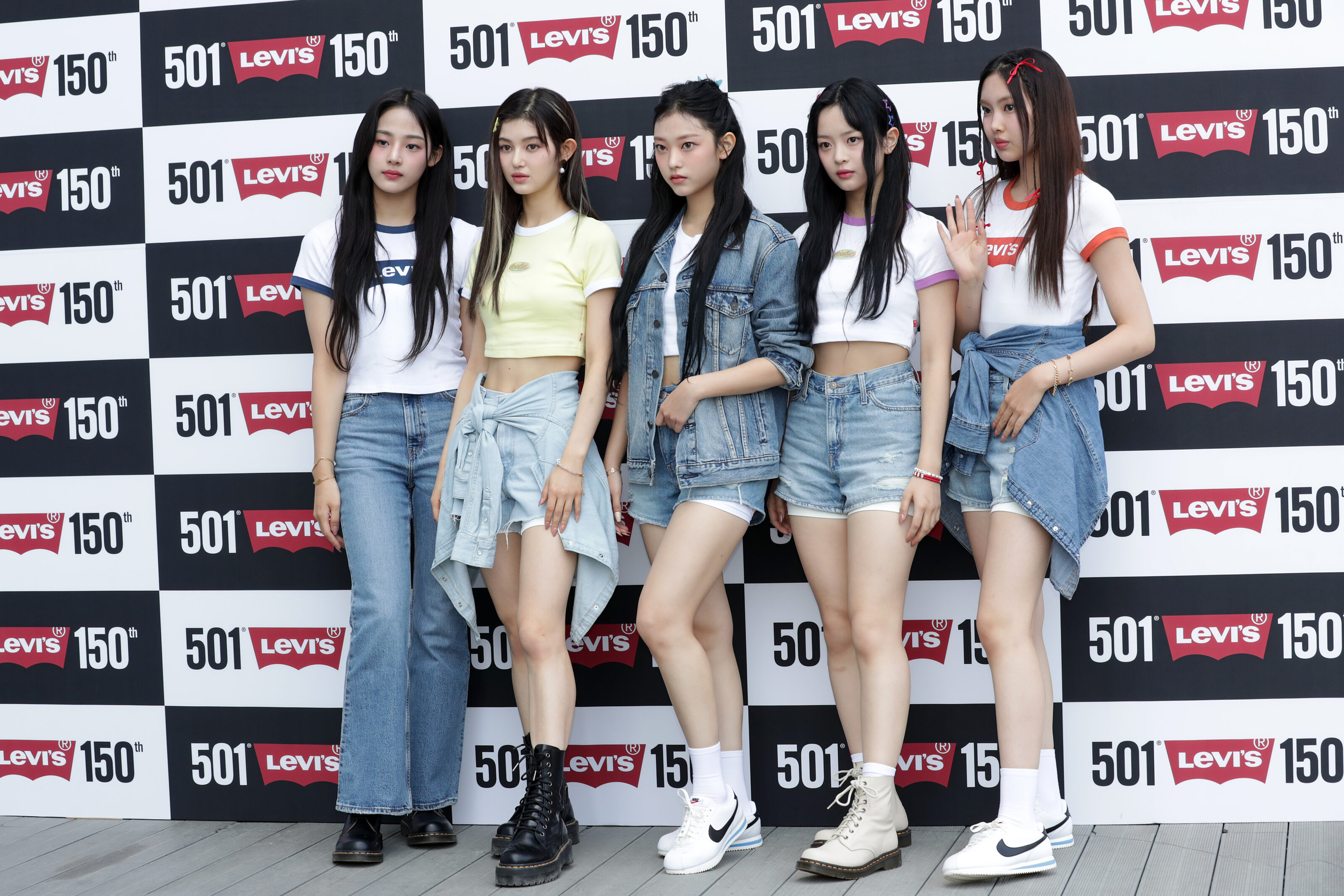 Chi sono le NewJeans: la band ha battuto la colonna sonora di Barbie debuttando al numero 1 in America