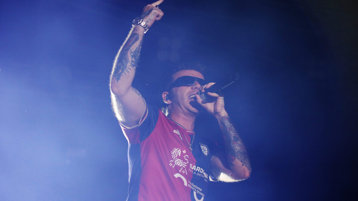 Salmo annulla i concerti estivi: “Serio problema alla gola, ho avuto un mezzo collasso”