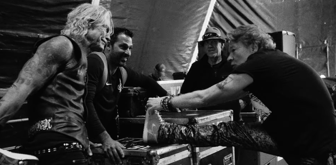 Perhaps, Guns N’ Roses: traduzione, testo e significato del nuovo singolo (video)