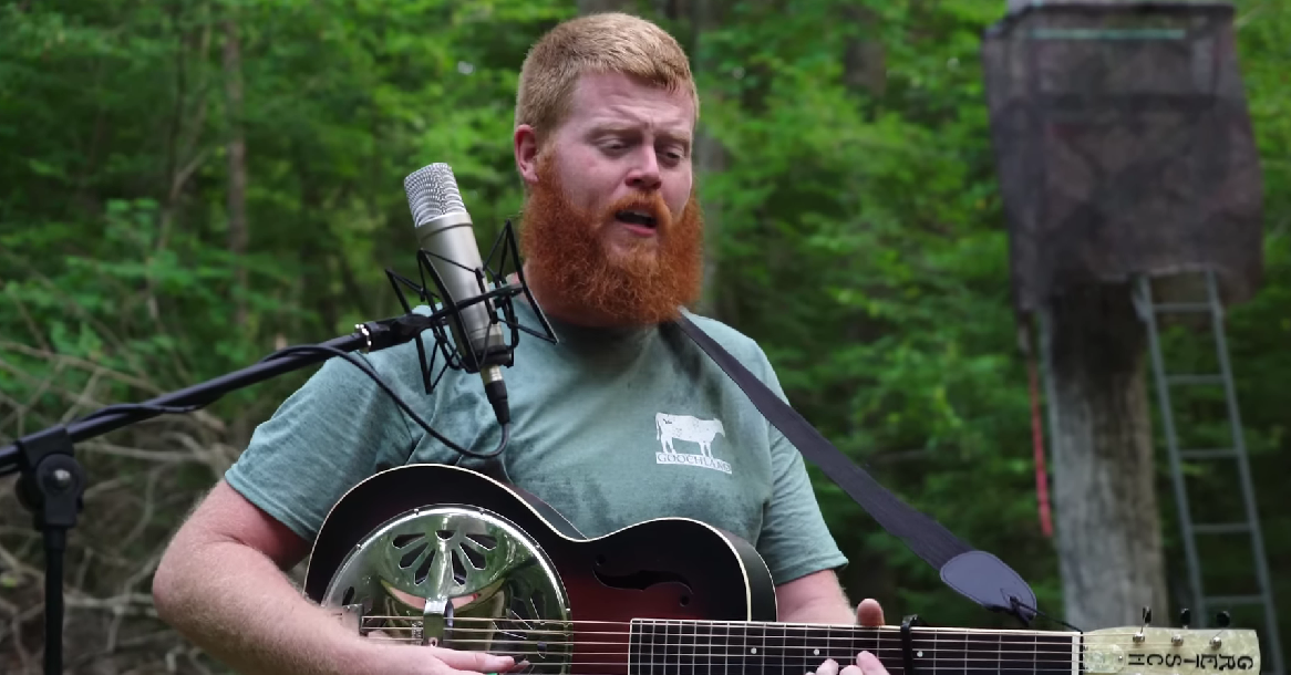 Oliver Anthony, chi è il cantante indipendente che ha battuto tutti e conquistato la numero 1 della Billboard Hot 100