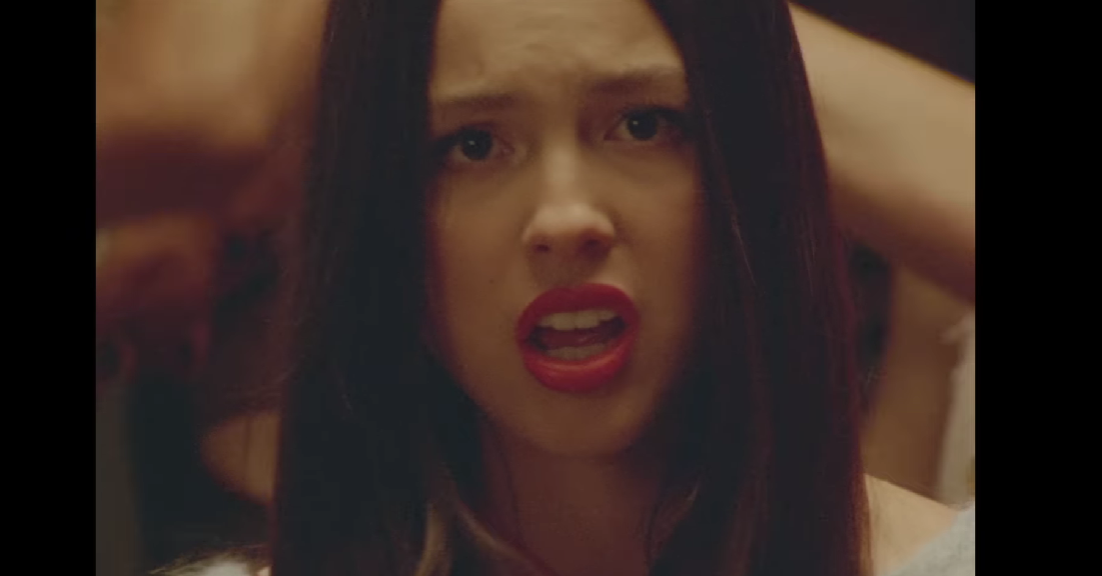 Bad Idea Right?, Olivia Rodrigo: ascolta il nuovo singolo, traduzione, testo, significato e recensione (video)