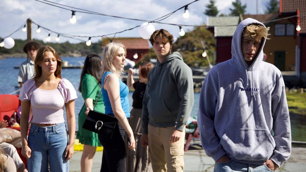 Rumors, la nuova serie tv su RaiPlay è un nuovo racconto generazionale sui rischi del virtuale: la recensione