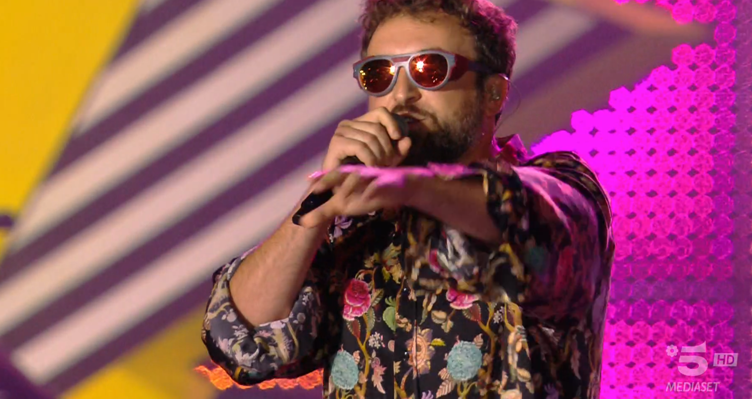 Dargen D’Amico a Sanremo 2024 con Onda Alta