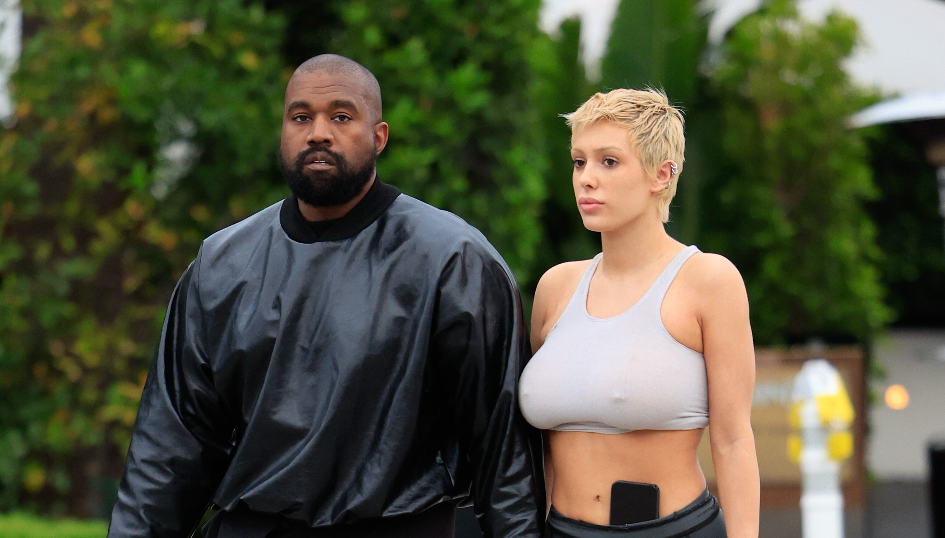 Kanye West e Bianca Censori a Venezia: la foto scandalo e la coppia bandita da una società di motoscafi