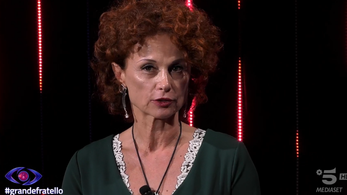 Grande Fratello 2023, Beatrice Luzzi regina impassibile, Grecia Colmenares perennemente gioiosa come Pollon