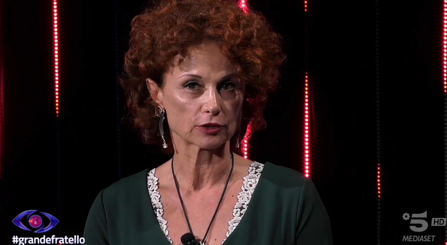 Grande Fratello 2023, Beatrice Luzzi regina impassibile, Grecia Colmenares perennemente gioiosa come Pollon