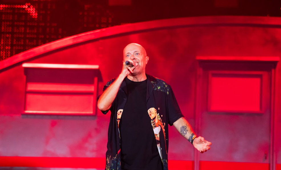 Max Pezzali, concerto al Circo Massimo a Roma: la scaletta, tutte le esibizioni e i cantanti ospiti
