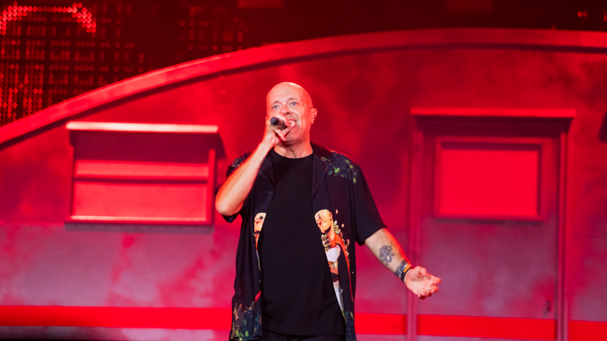 Max Pezzali al Circo Massimo, ecco come è andato il concerto in onda su Canale 5 il 7 settembre (scaletta)