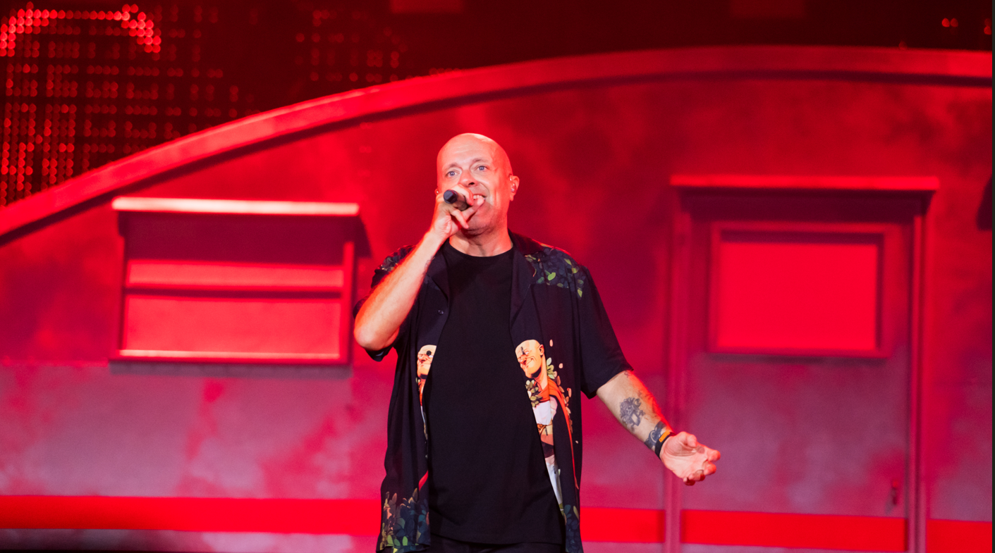 Max Pezzali al Circo Massimo, ecco come è andato il concerto in onda su Canale 5 il 7 settembre (scaletta)