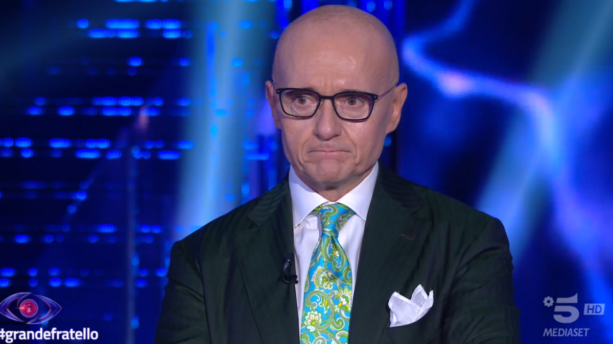 Grande Fratello 2024, Alfonso Signorini all’uscita di Beatrice Luzzi: “Mancanza di empatia di alcuni concorrenti”