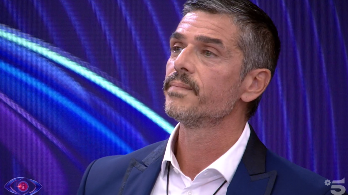 Alfonso Signorini avverte Massimiliano Varrese: “Alla prossima che fai sarai squalificato dal Grande Fratello”