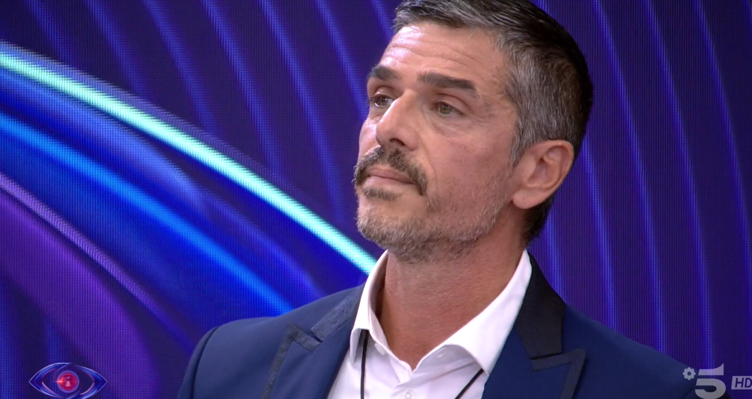 Alfonso Signorini avverte Massimiliano Varrese: “Alla prossima che fai sarai squalificato dal Grande Fratello”