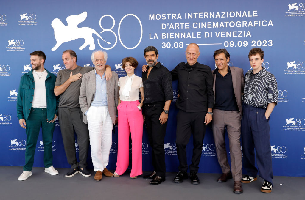 Venezia 80, Adagio: trailer ufficiale e video “red carpet” del film di Stefano Sollima