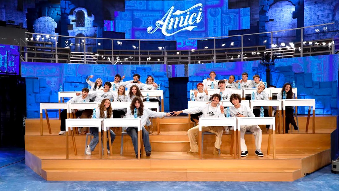 Amici 2024, flirt tra Kumo ed una ballerina professionista? Il gossip
