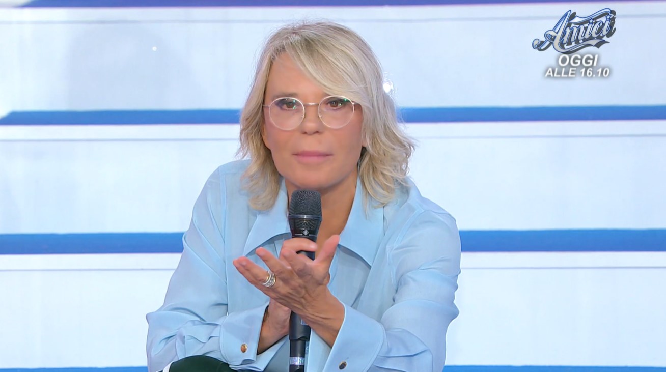 Uomini e Donne, Maria De Filippi sgrida Cristian Forti: “Mancanza di rispetto? Manco ti conosce. Da che pulpito…” (video)